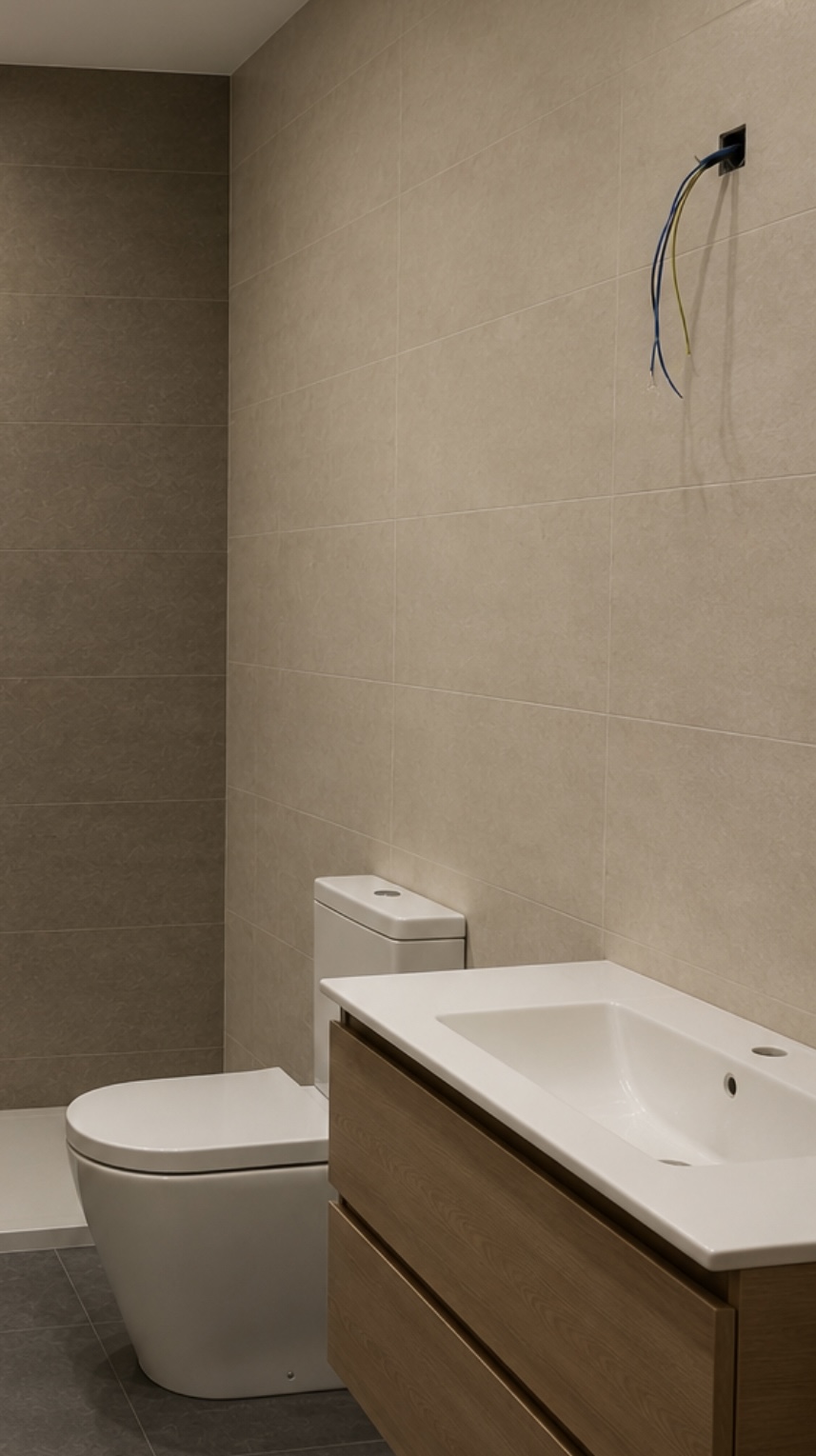 Bathroom with porcelain wall cladding