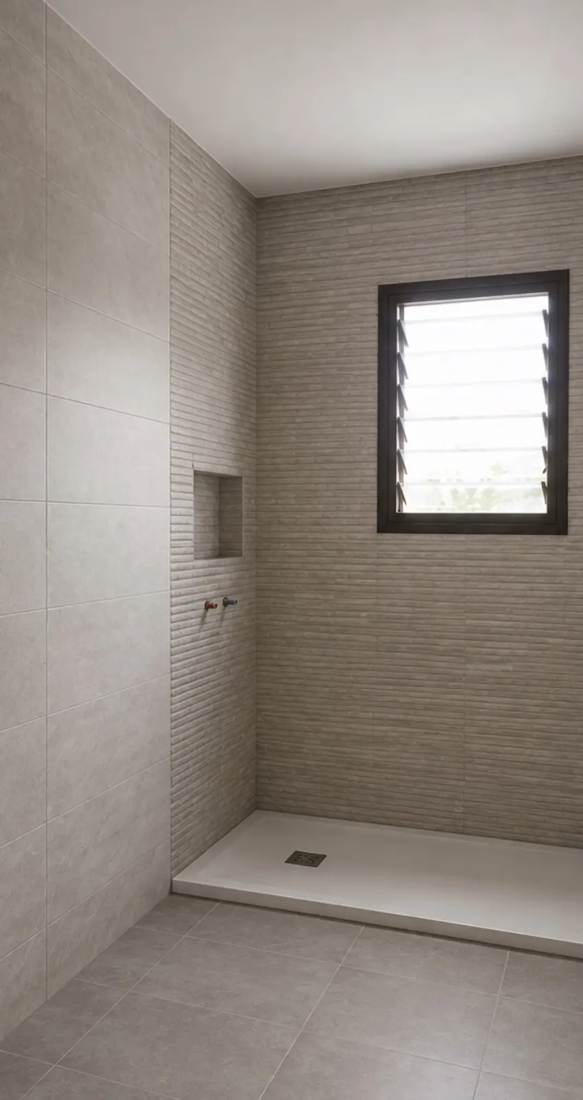 Dusche mit bodengleicher Wanne im Bau Teneriffa